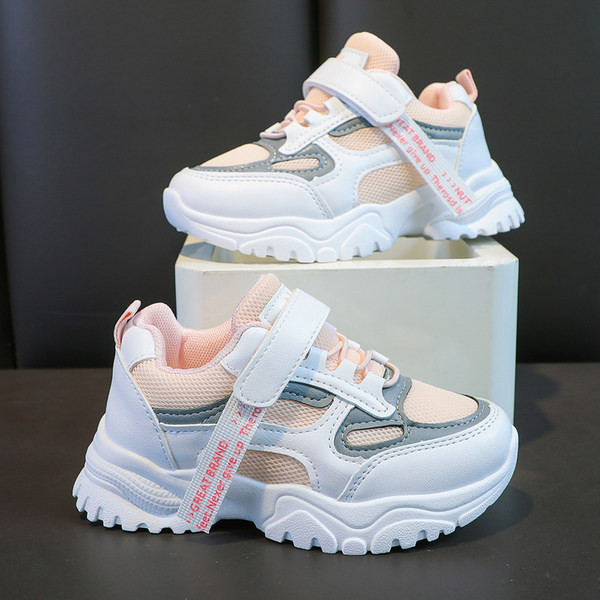 Őszi tornacipők új modellje durva talppal