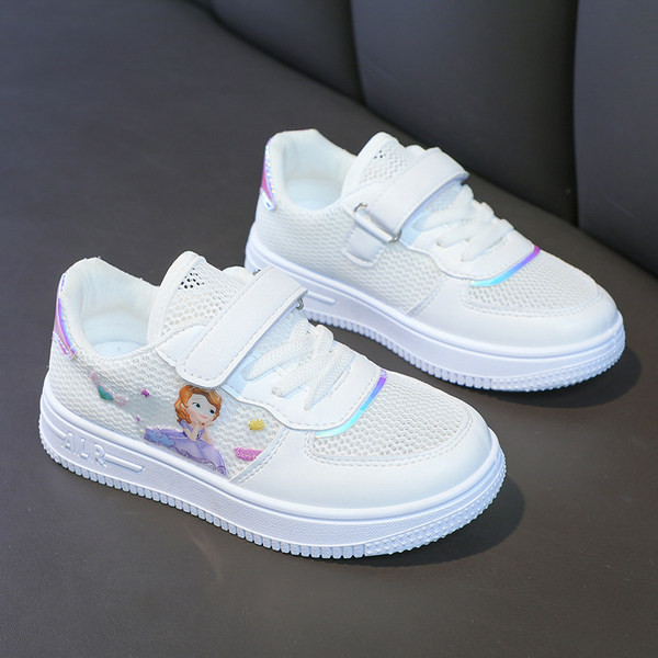 Öko bőrből készült gyerekcipő modell, rátéttel