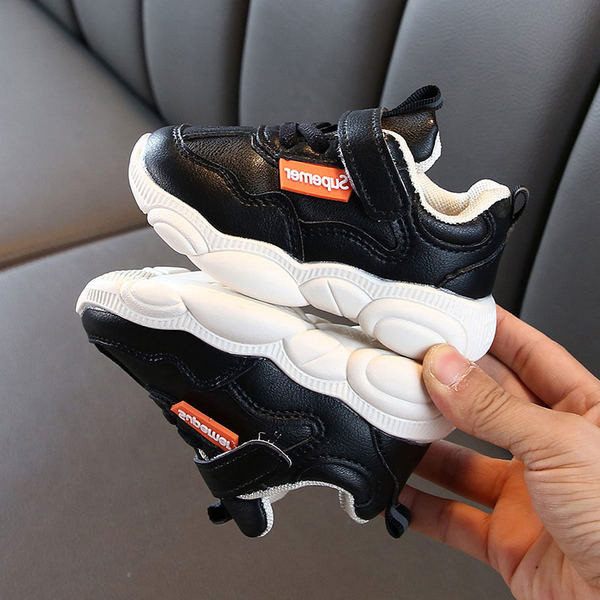 Modern, durva talpú gyerek tornacipő lányoknak