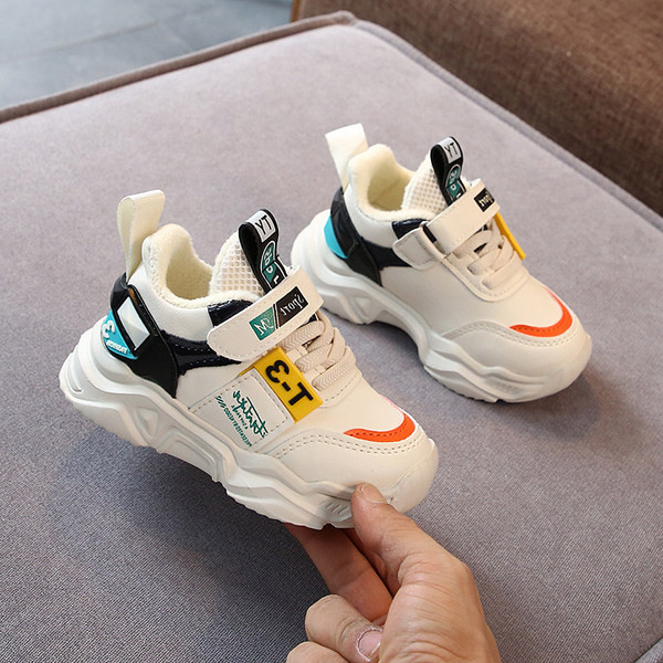 Gyerek tornacipő új modellje durva talppal lányoknak vagy fiúknak