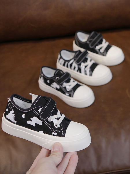 Gyermek tornacipő matricákkal fiúknak és lányoknak