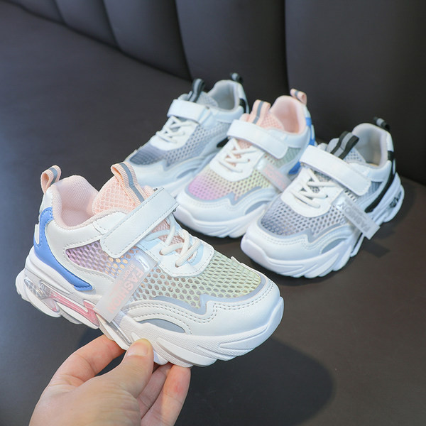 Hálós tornacipő tépőzárral és durva talppal