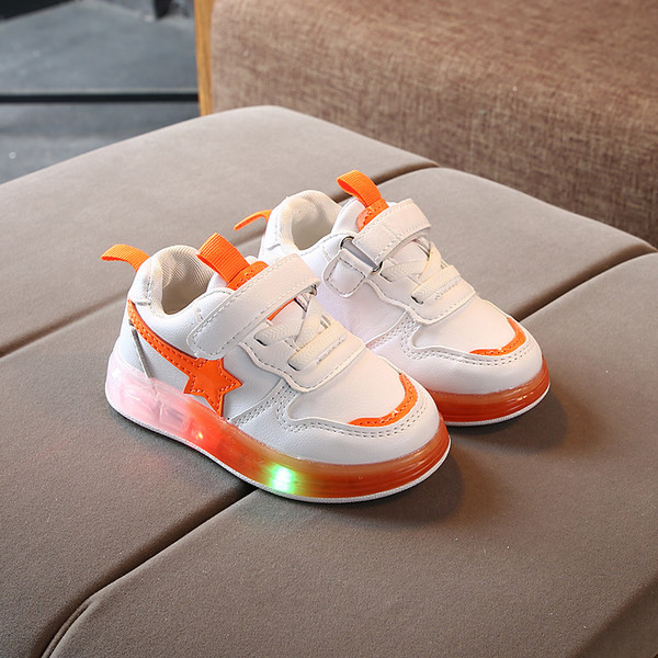 Νέο μοντέλο παιδικά αθλητικά  παπούτσια με φωτεινά πέλματα κατάλληλα για κορίτσια ή αγόρια