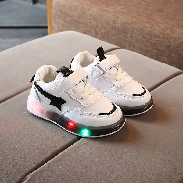 Νέο μοντέλο παιδικά αθλητικά  παπούτσια με φωτεινά πέλματα κατάλληλα για κορίτσια ή αγόρια