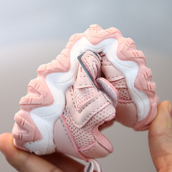 Καθημερινά παιδικά αθλητικά παπούτσια για κορίτσια - σε μαύρο και ροζ χρώμα