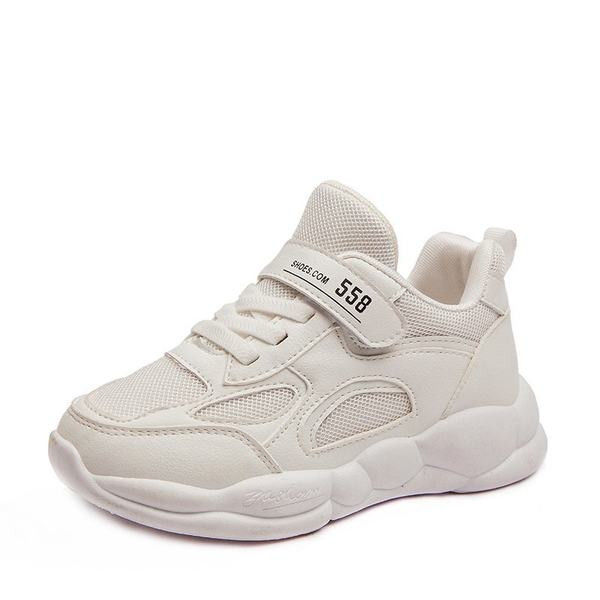 Μοντέρνα αθλητικά παπούτσια με λαμπερό αποτέλεσμα για κορίτσια