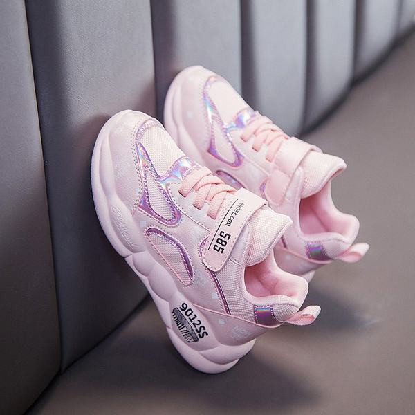 Μοντέρνα αθλητικά παπούτσια με λαμπερό αποτέλεσμα για κορίτσια