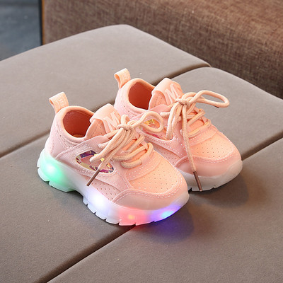 Alkalmi tornacipő durva világító talppal lányoknak