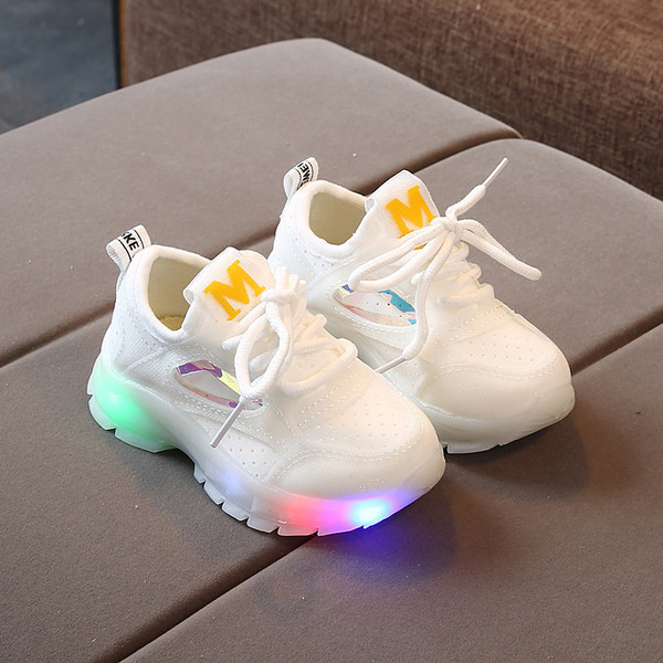 Alkalmi tornacipő durva világító talppal lányoknak