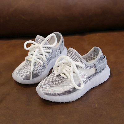 Παιδικά υφασμάτινα αθλητικά παπούτσια με κέντημα και κορδόνια σε τρία χρώματα