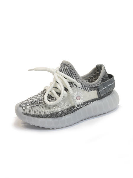 Παιδικά υφασμάτινα αθλητικά παπούτσια με κέντημα και κορδόνια σε τρία χρώματα