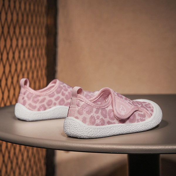 Leopardimustriga laste tossud tüdrukutele