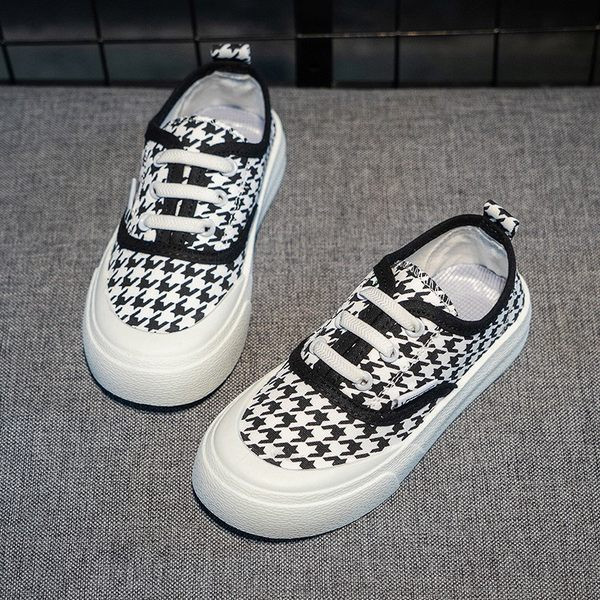 Νέο μοντέλο παιδικά αθλητικά παπούτσια  με επίπεδη σόλα για κορίτσια