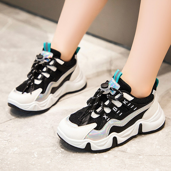 Παιδικά αθλητικά παπούτσια  αναπνεύσημα  με κορδόνια και τραχιά σόλα