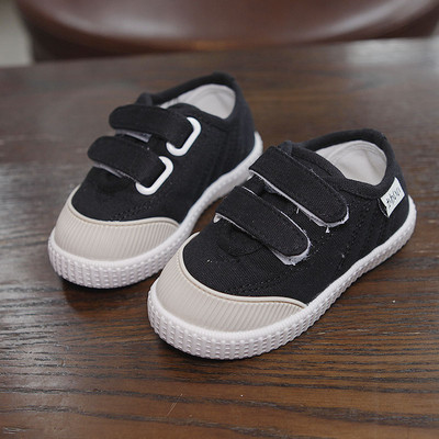 Детски кецове с лепенки и равна подметка - няколко цвята