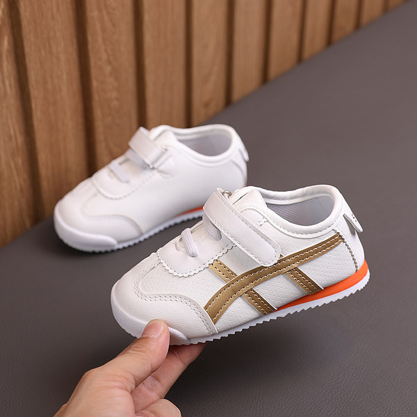 Casual παιδικά αθλητικά παπούτσια από faux δέρμα με κούμπωμα velcro