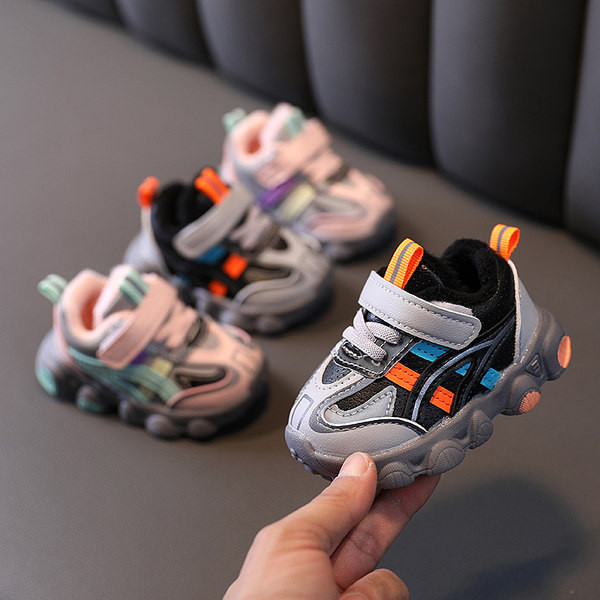 Σύγχρονα παιδικά αθλητικά παπούτσια με τραχιά σόλα - για αγόρια ή κορίτσια