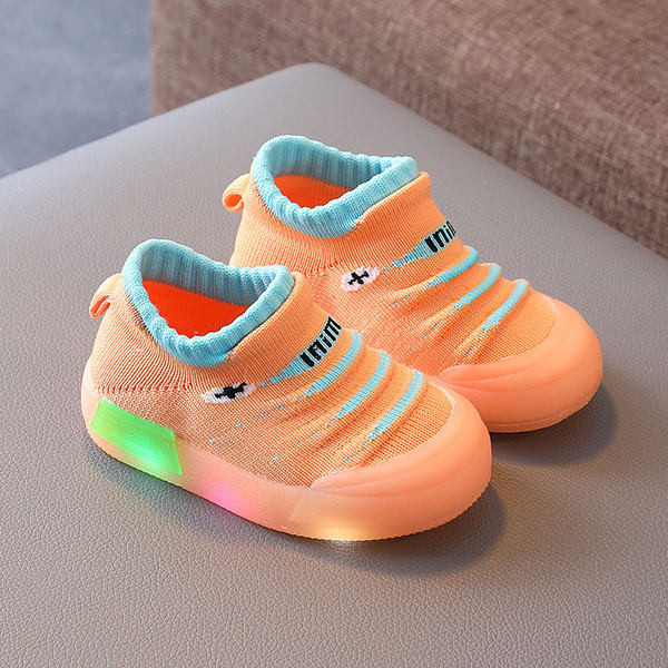 Hõõguvate tallaga vabaaja tossud poistele või tüdrukutele