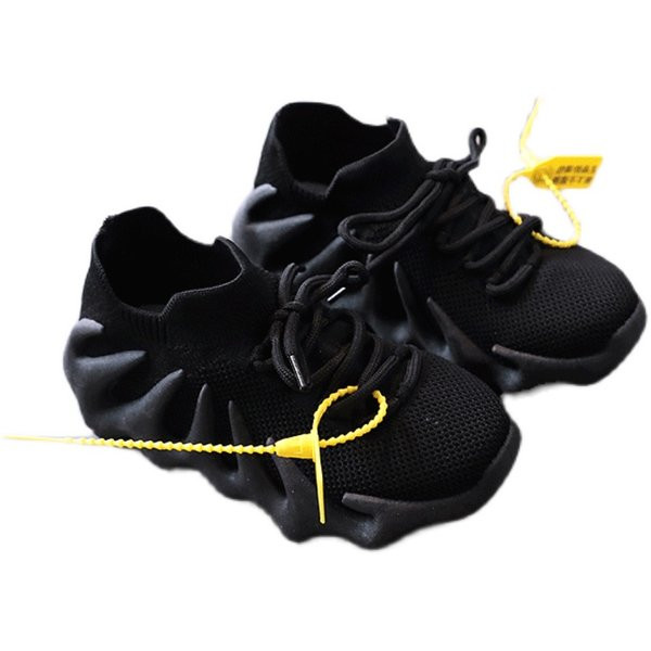 Textilből készült, puha talpú gyerekcipő