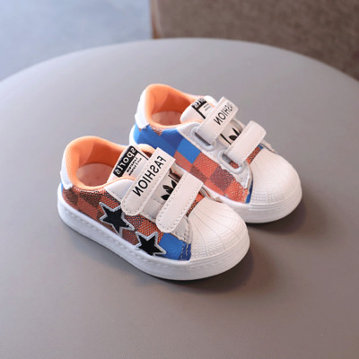 Παιδικά αθλητικά παπούτσια με λουράκια βελκρό και επίπεδη σόλα για αγόρια