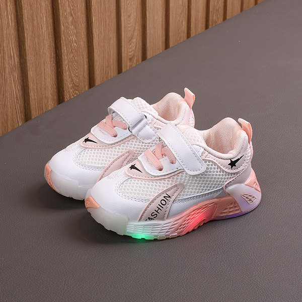 Παιδικά αθλητικά παπούτσια με φωτεινά πέλματα για αγόρια σε τρία χρώματα