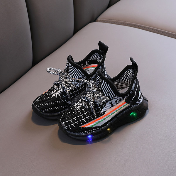 Καλοκαιρινά αθλητικά παπούτσια με κορδόνια και λαμπερά πέλματα