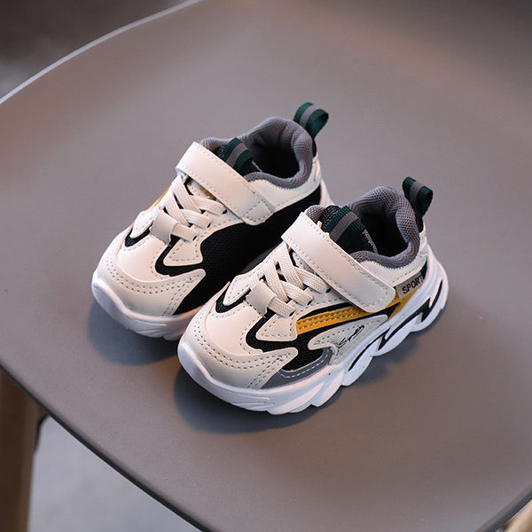 Két színben matricás gyerekcipő