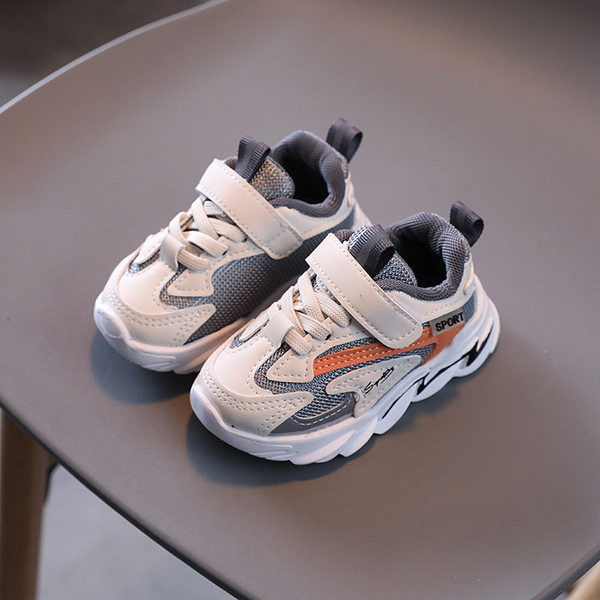 Két színben matricás gyerekcipő