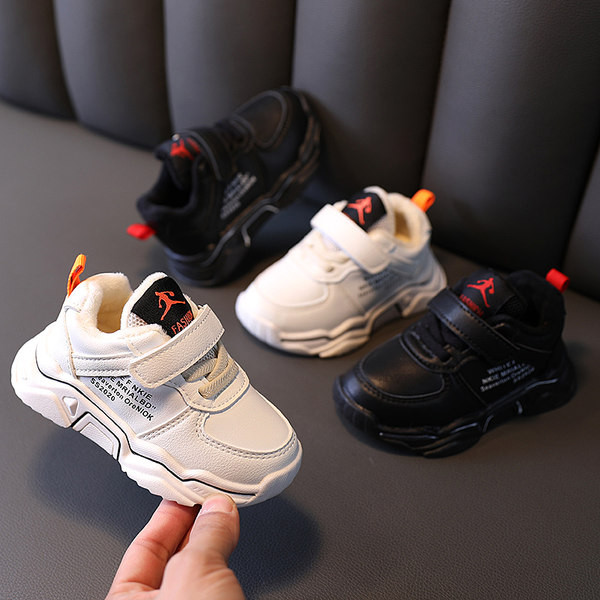 Παιδικά αθλητικά παπούτσια για αγόρια από οικολογικό δέρμα