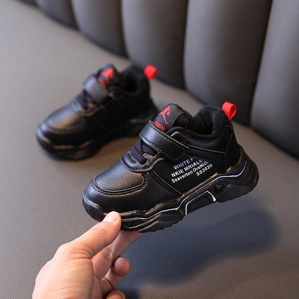 Παιδικά αθλητικά παπούτσια για αγόρια από οικολογικό δέρμα