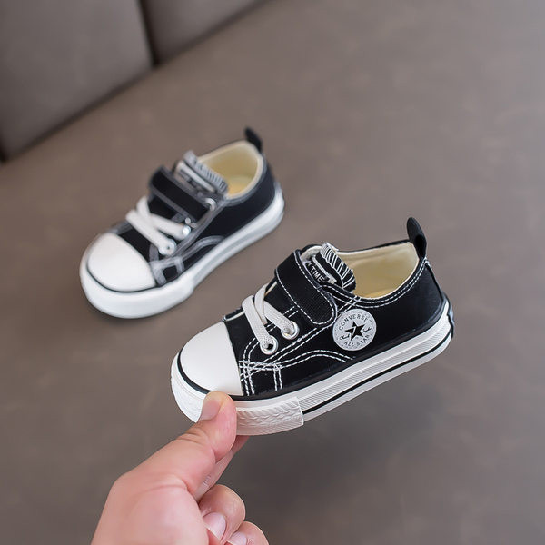 Παιδικά αθλητικά παπούτσια με κορδόνια  και λουράκια βελκρό σε μαύρο και πράσινο χρώμα