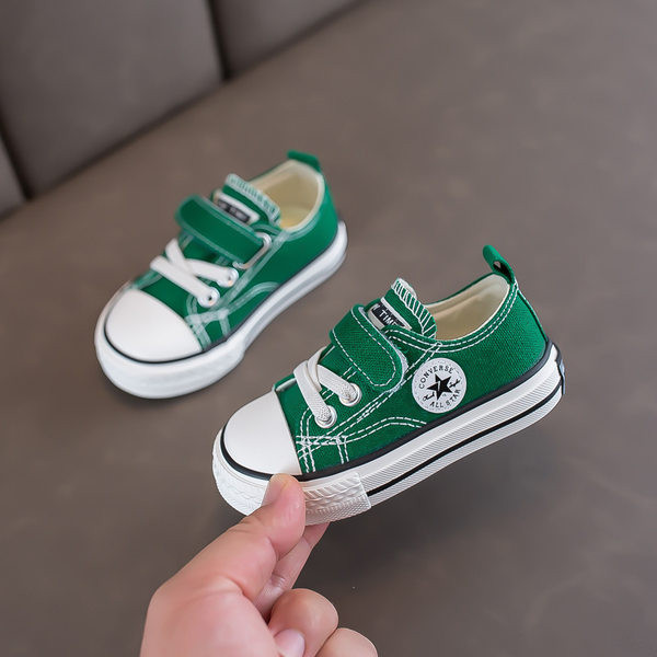 Παιδικά αθλητικά παπούτσια με κορδόνια  και λουράκια βελκρό σε μαύρο και πράσινο χρώμα