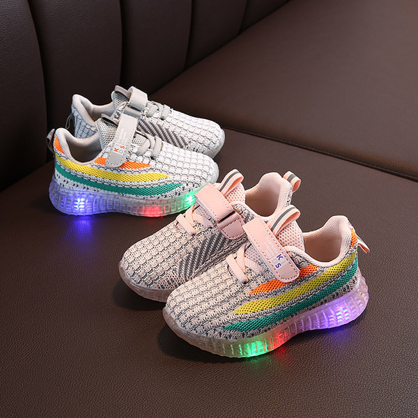 Tavaszi-nyári hálós tornacipő világító talppal