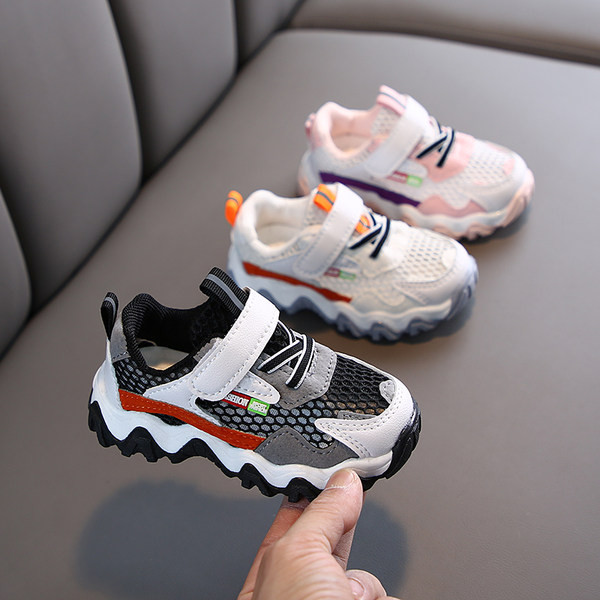 Παιδικά πάνινα παπούτσια από πλέγμα ύφασμα με κορδόνια και κούμπωμα velcro