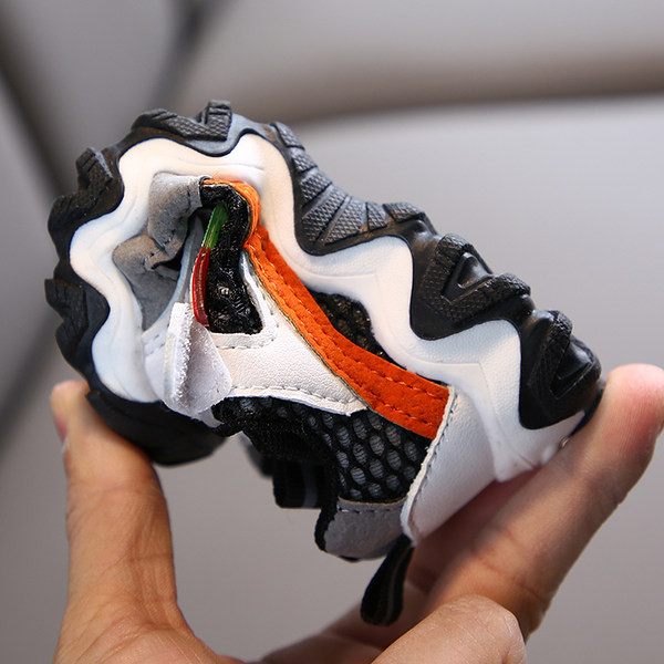 Παιδικά πάνινα παπούτσια από πλέγμα ύφασμα με κορδόνια και κούμπωμα velcro