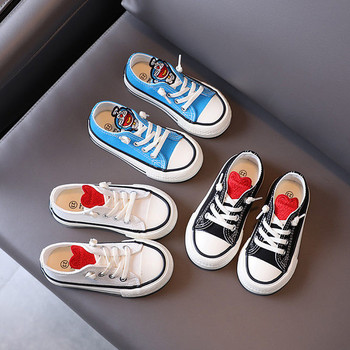 Παιδικά πάνινα παπούτσια με κορδόνια και επίπεδη σόλα σε τρία χρώματα