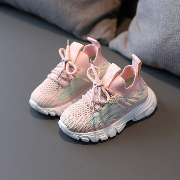 Textilből készült, lapos talpú gyerekcipő lányoknak és fiúknak