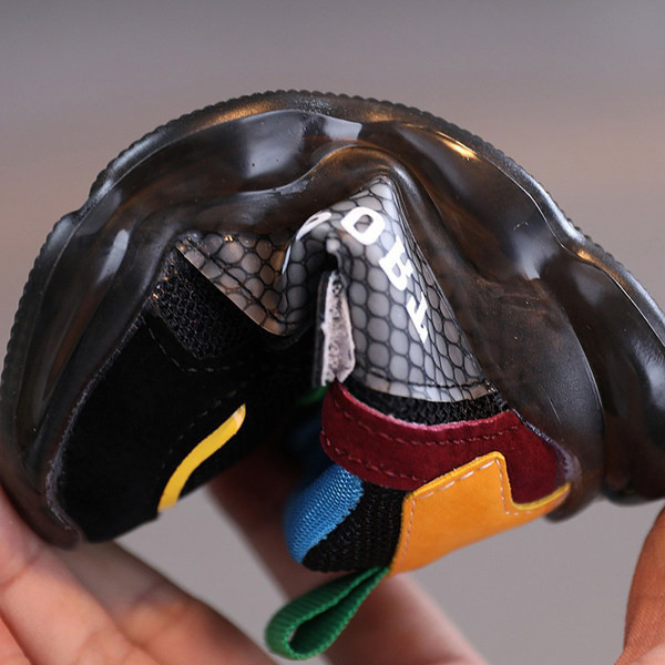 Παιδικά αθλητικά παπούτσια για αγόρια και κορίτσια - πολύχρωμα