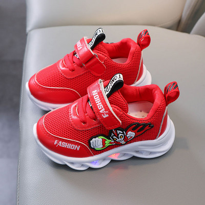 Légáteresztő gyerek tornacipő hímzéssel fiúknak