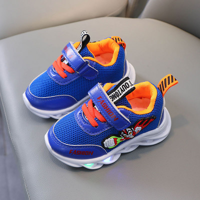 Légáteresztő gyerek tornacipő hímzéssel fiúknak