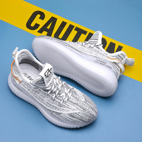 Légáteresztő, fűzős tornacipő fiúknak - három színben