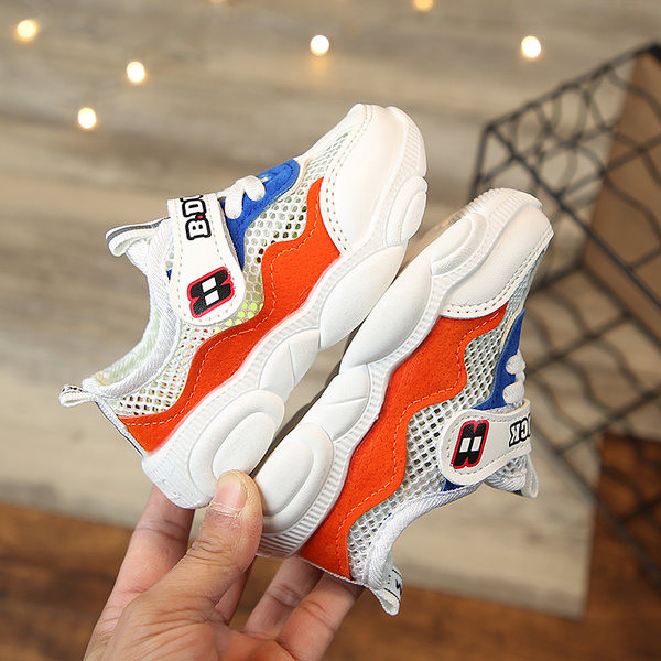 Παιδικά αθλητικά παπούτσια από  ύφασμα με με κορδόνια και κούμπωμα velcro για αγόρια