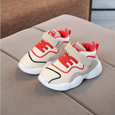 Gyermek tornacipő matricákkal és nyakkendőkkel három színben, fiúknak megfelelő