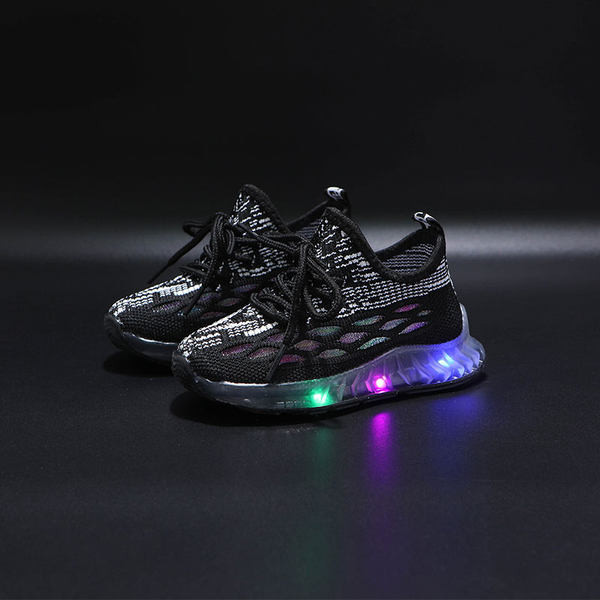 Világító, légáteresztő gyerekcipő fiúknak és lányoknak