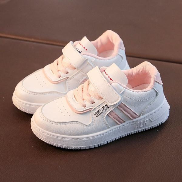 Παιδικά αθλητικά παπούτσια από οικολογικό δέρμα με επίπεδη σόλα και γραβάτες για αγόρια και κορίτσια