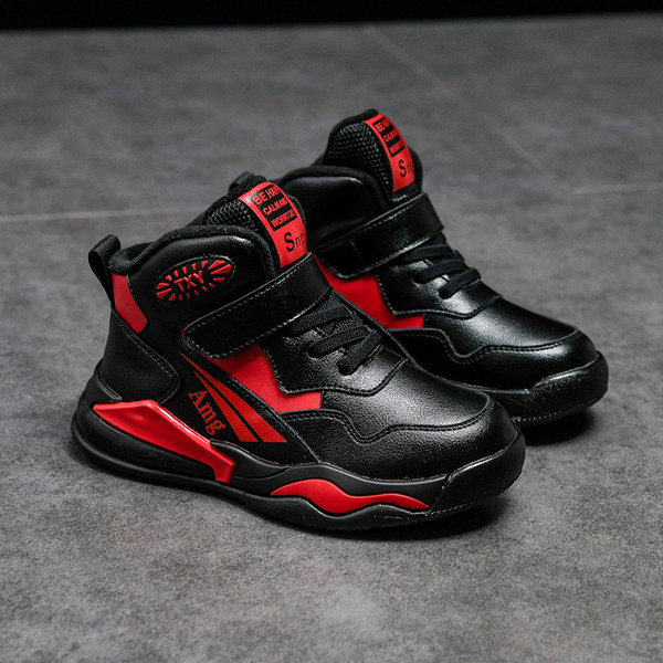 Őszi magas cipők új modellje fiúknak