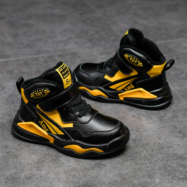 Őszi magas cipők új modellje fiúknak