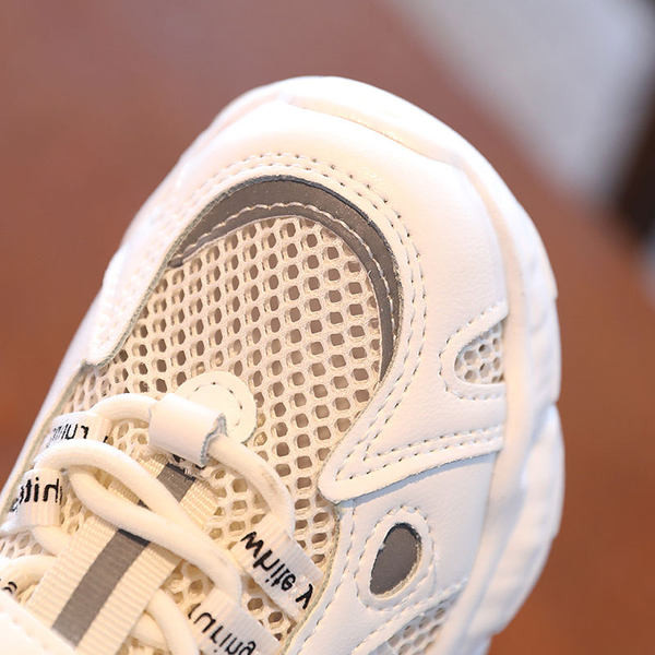 Légáteresztő, alkalmi gyerekcipő fiúknak és lányoknak egyaránt