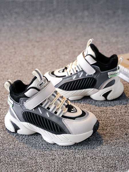 Μοντέρνα φθινοπωρινά αθλητικά παπούτσια  από οικολογικό δέρμα