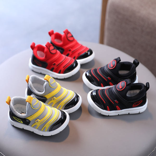 Παιδικά αθλητικά παπούτσια σε τρία χρώματα κατάλληλα για αγόρια